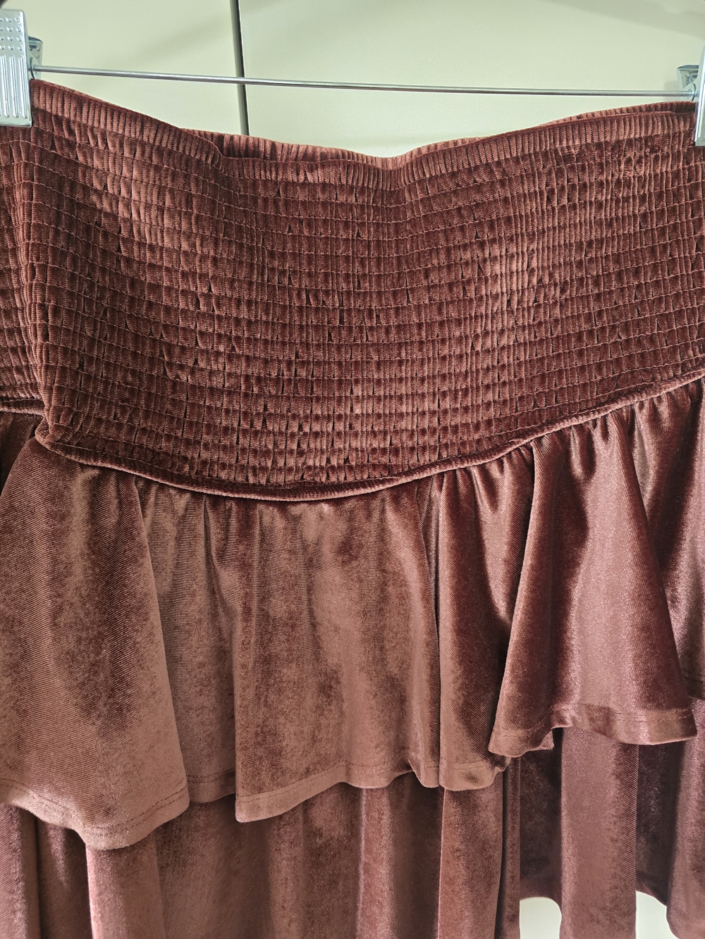 ARULA Velvet Smocked Ruffle Mini Skort - Picture 3 of 4